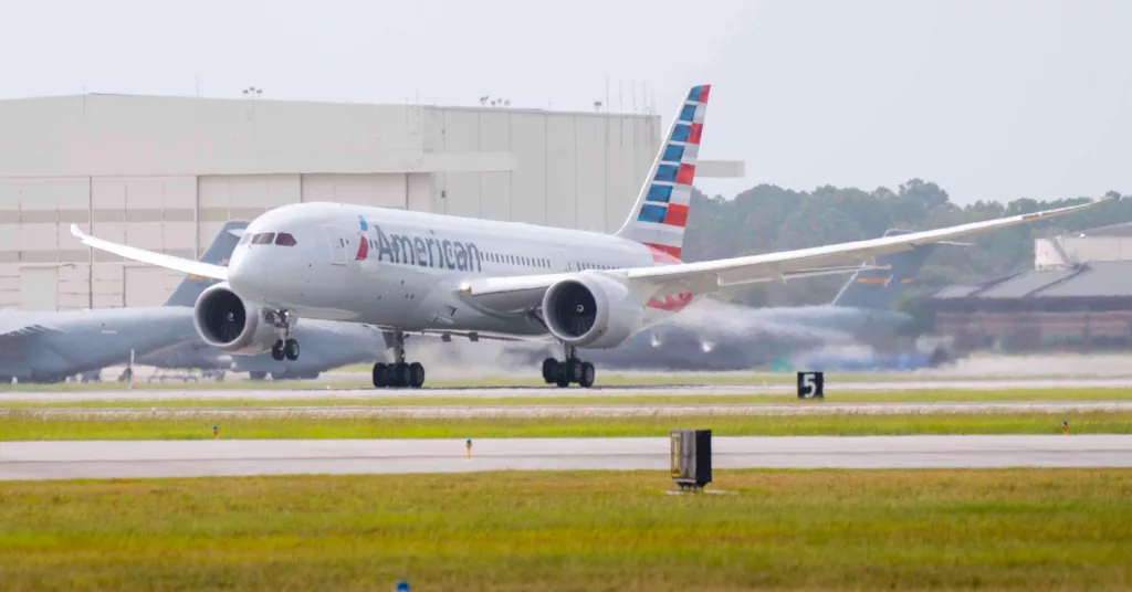 American Airlines Reinstates Los Angeles to Auckland Flights 1 American Airlines will use the Boeing 787 Dreamliner to serve Auckland, New Zealand from Los Angeles