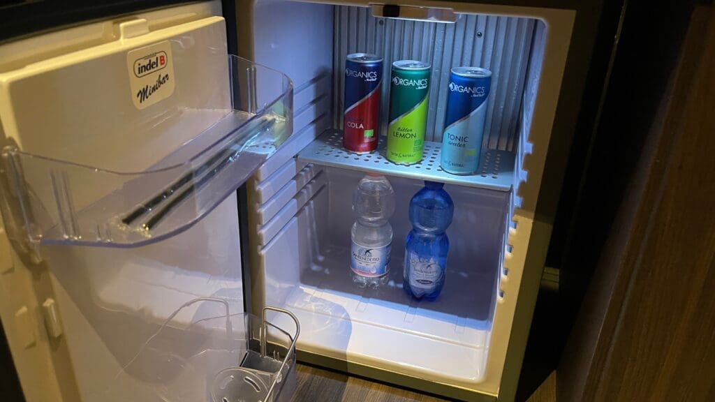 Hyatt Centric Milan Centrale Minibar