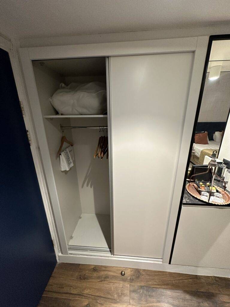 Prima Kings Hotel Jerusalem closet
