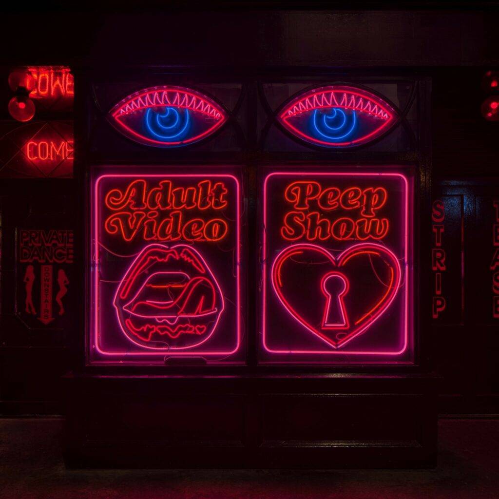 The Peep Show Sign at La Bodega Negra 3 - best photo spots in London