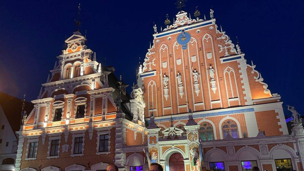 House of the Blackheads 1 - Riga,Photo spots,Instagram